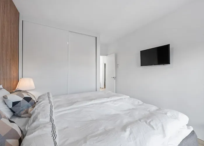 100 Seaview Apartament